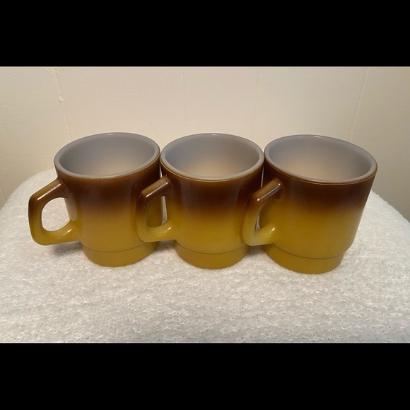 Set of 3 Vintage Anchor Hocking Fire King Ombré Mugs - Picture 2 of 3